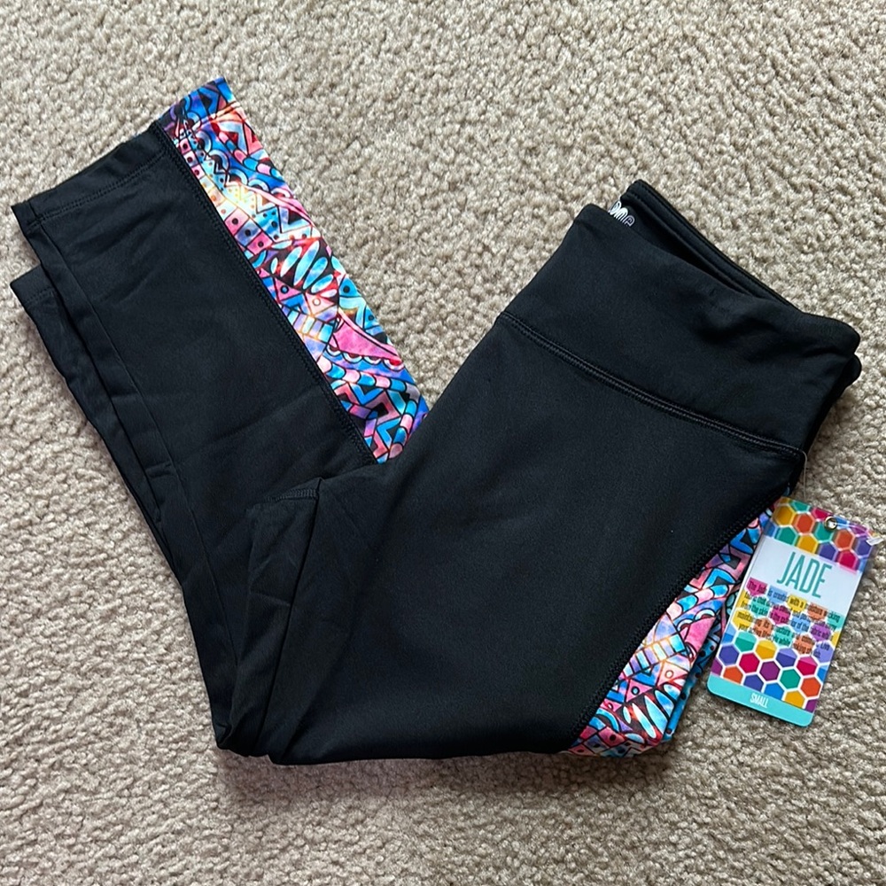 LuLaRoe Jade Black Capri Leggings - Size S